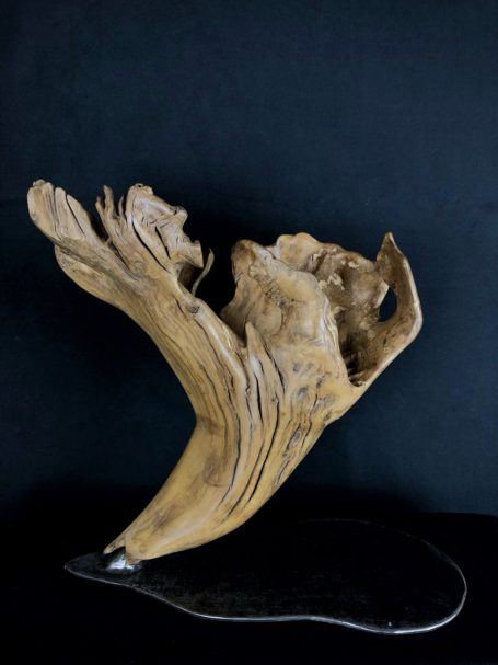 Sculpture en bois d'une chanterelle
