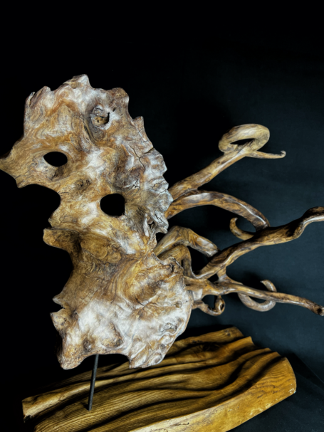 Vaporeuse sculpture d'une pieuvre en bois